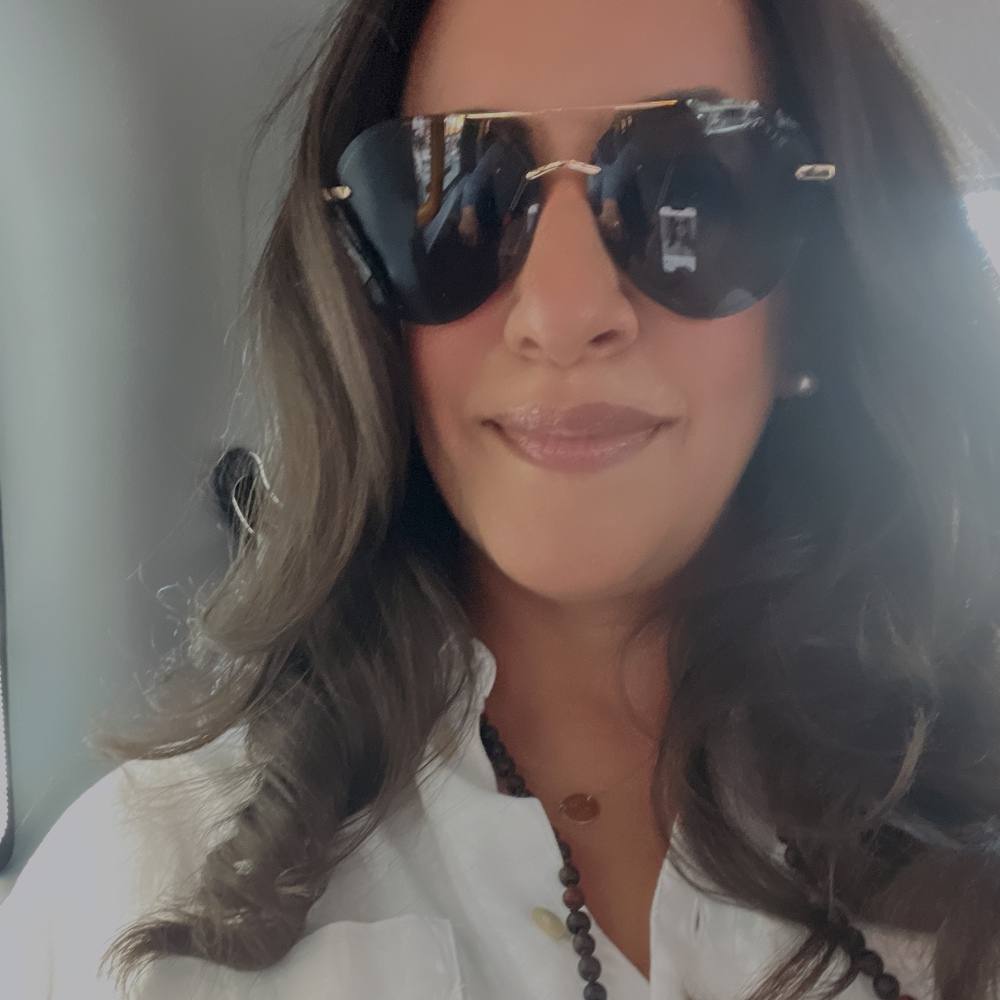 Meet your Posher, Safa